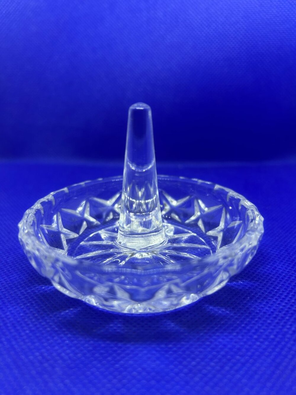 Vintage! Ring Holder Crystal Glass Trinket Dish Diamond Star ~ 3"Wide